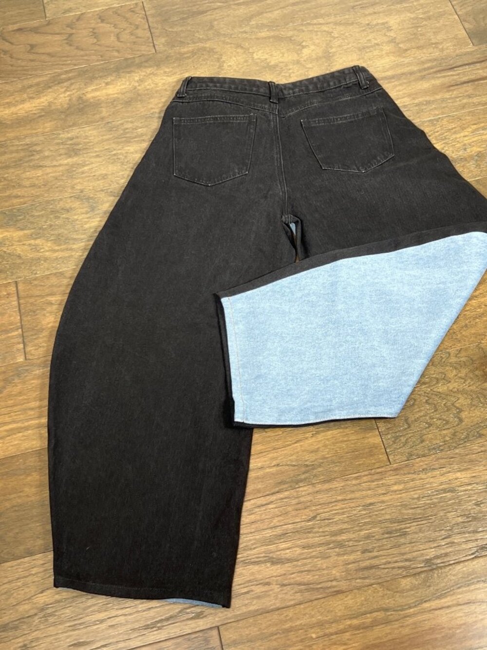 LIONESS Two Tone Horseshoe Barrel Leg Jeans Blue & Black Sz S NWOT - Picture 5 of 9